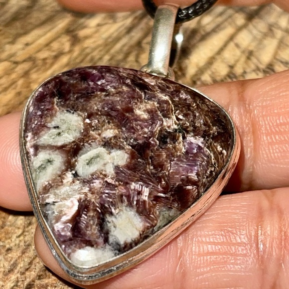 Deep Purple Chariote Pendant 2” - Picture 8 of 16